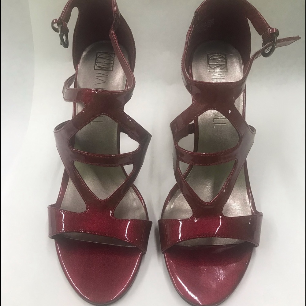 Via Neroli strappy red heels. Size 8.5M